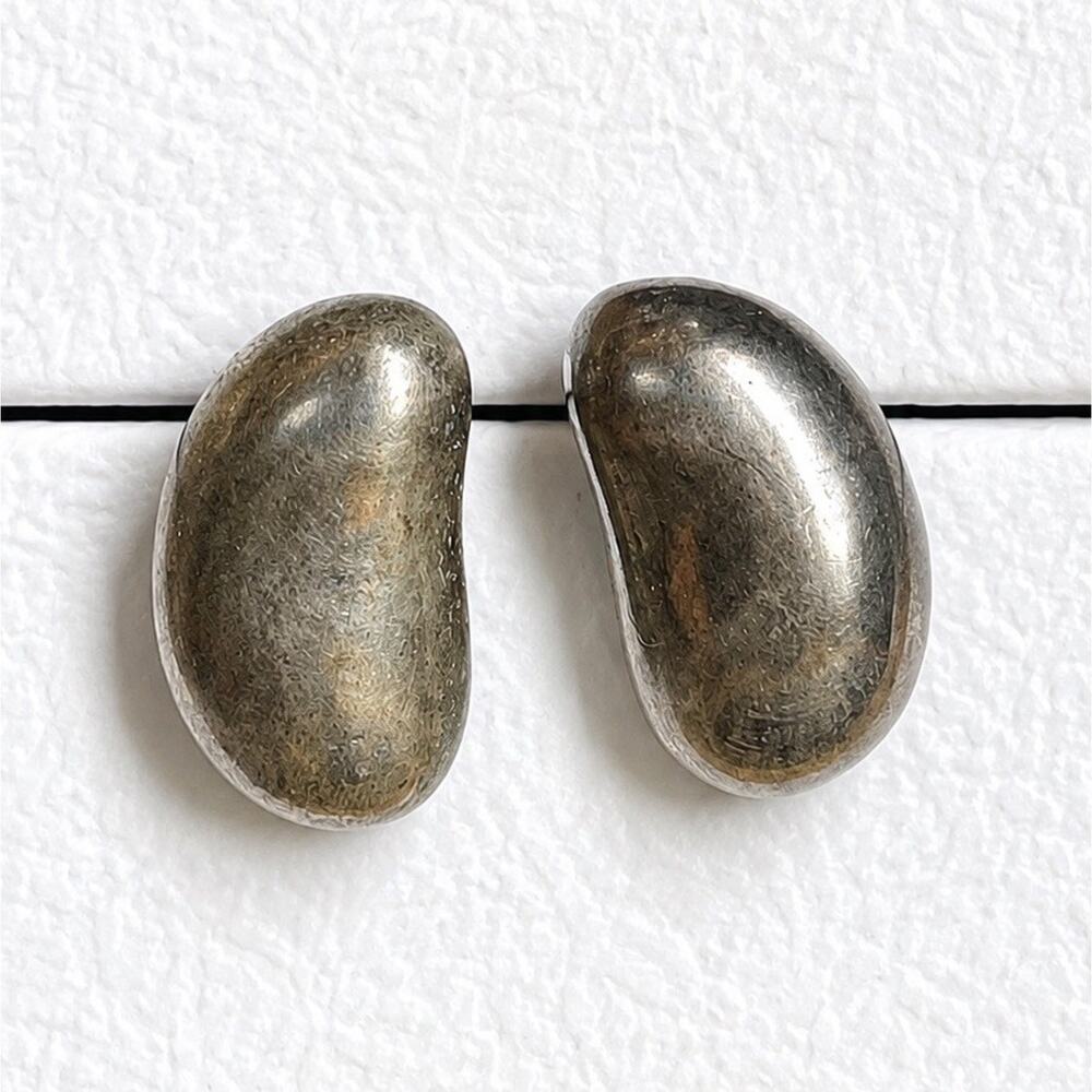 Vintage Abstract Silver Tone Stud Earrings Organic Pebble Bean Shape 15/16”